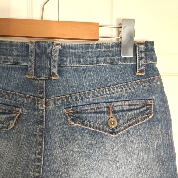 Vintage 🔄 Roadrunner || High Rise Cuffed Jean Shorts, Size 8, Washed Den - Picture 5 of 5